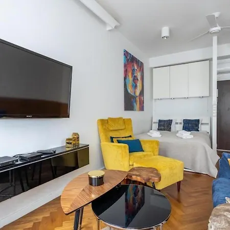 Apartment Close-urban - Great Location - Center - Zurawia *