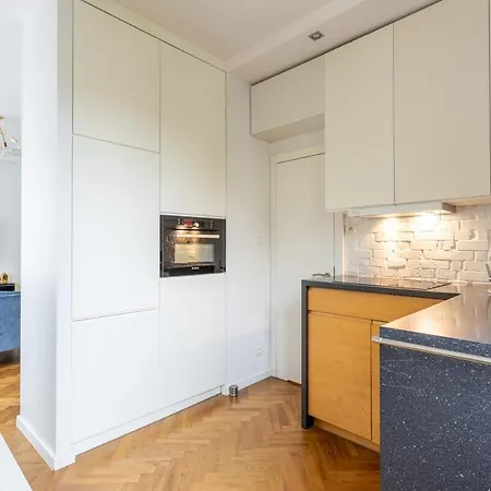 Urban - Great Location - Center - Zurawia *